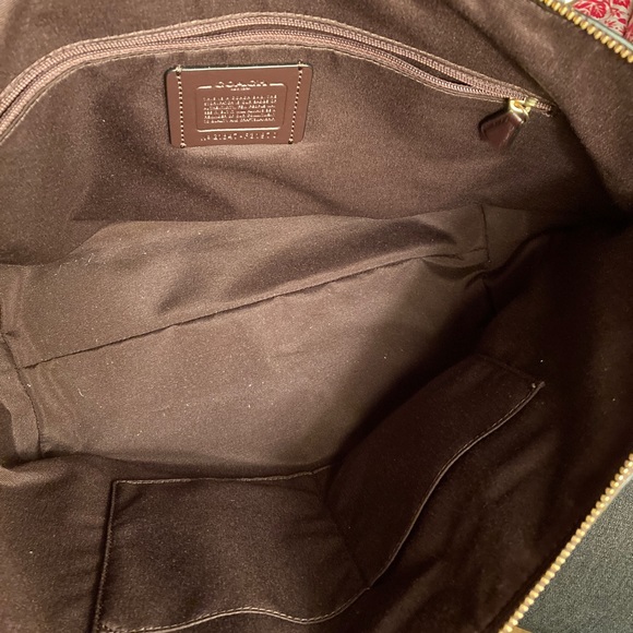 High gloss Coach tote with drawstring dust cover bag - Picture 8 of 11